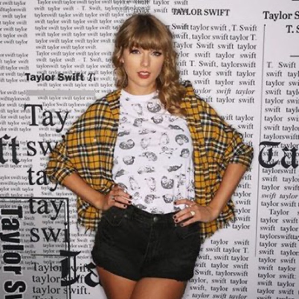 IN SEARCH OF: Taylor Swift Meredith and Olivia tshirt